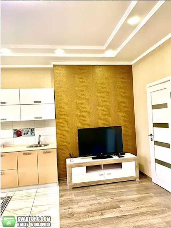 Rent out 1-room apartment. Киев, Жилянская — photo 3