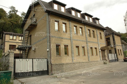 Rent out office. Киев, Петровская — photo 1