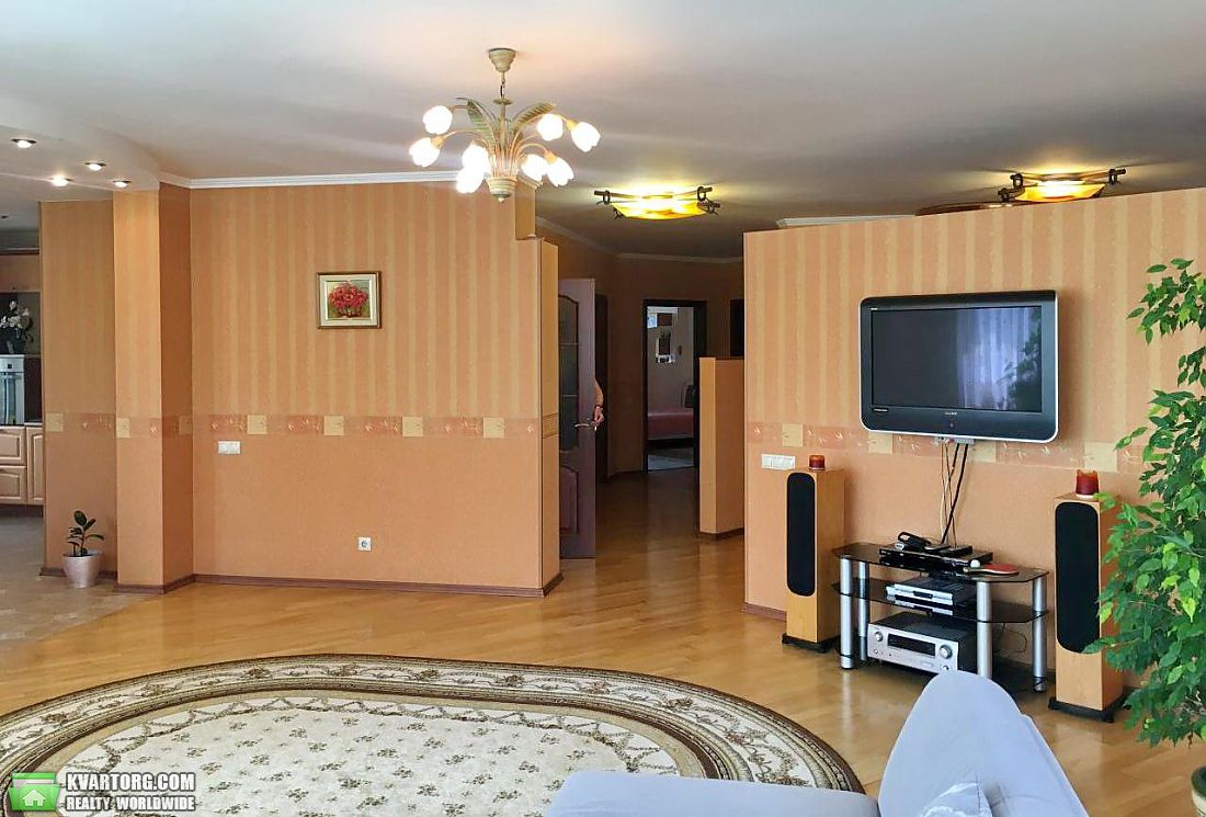 Sell 4-room apartment. Киев,  Окипной — photo 1