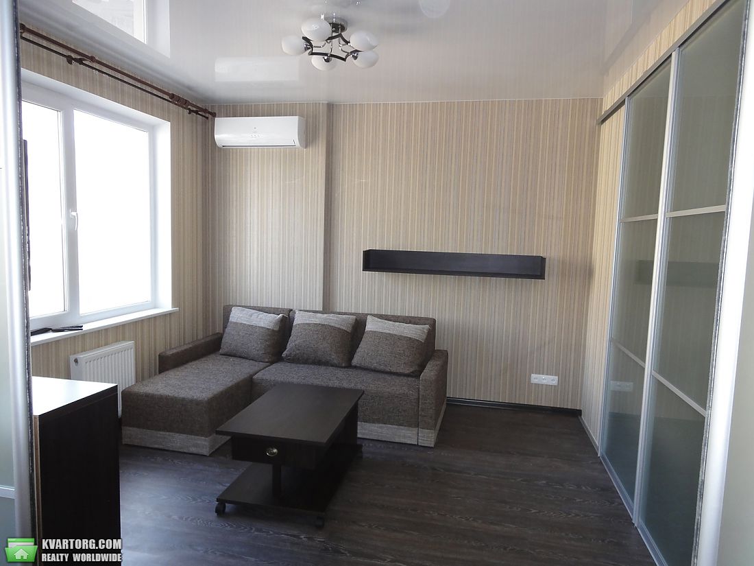 Rent out 2-room apartment. Одесса, Маршала Жукова — photo 4