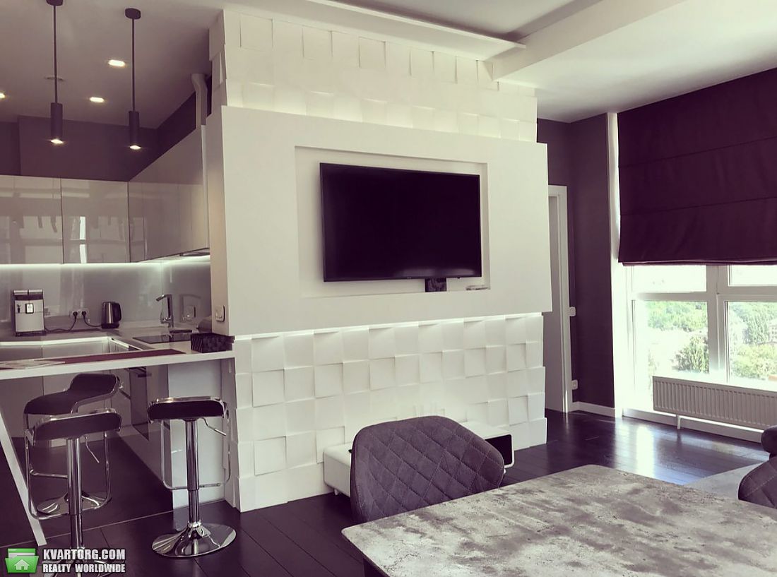 Rent out 3-room apartment. Киев, Драгомирова ул. — photo 2