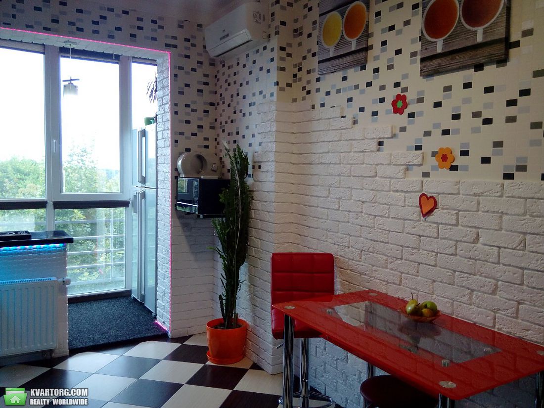 Sell 2-room apartment. Киев, Метрологическая — photo 1