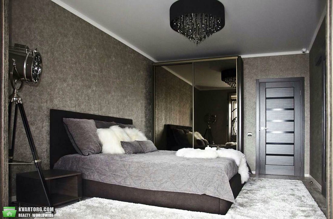 Sell 4-room apartment. Киев,  Макеевская — photo 1