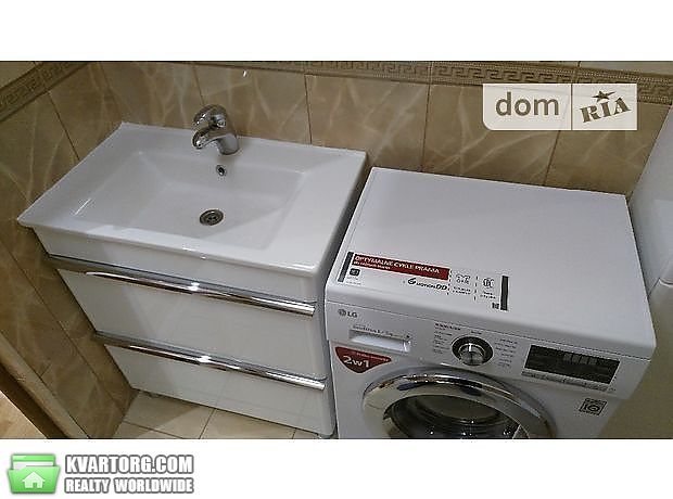 Rent out 2-room apartment. Киев,  Черногорская — photo 1