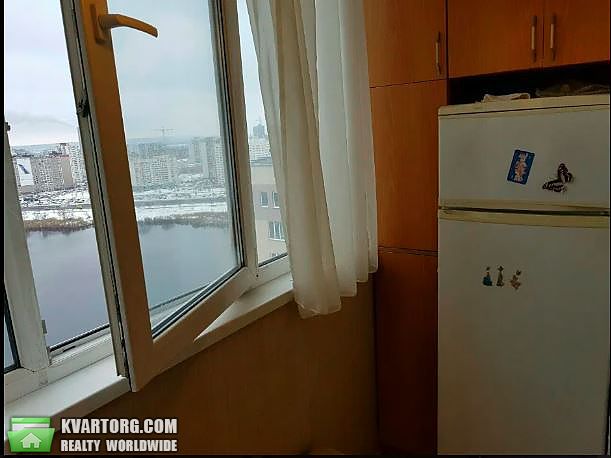 Rent out 1-room apartment. Киев,  Бажана — photo 8