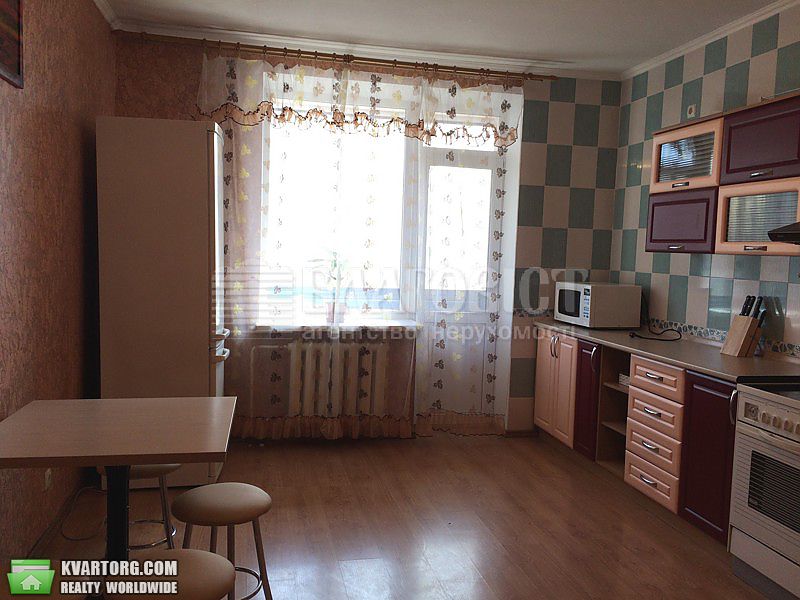 Rent out 3-room apartment. Киев,  Чорновола Вячеслава — photo 4