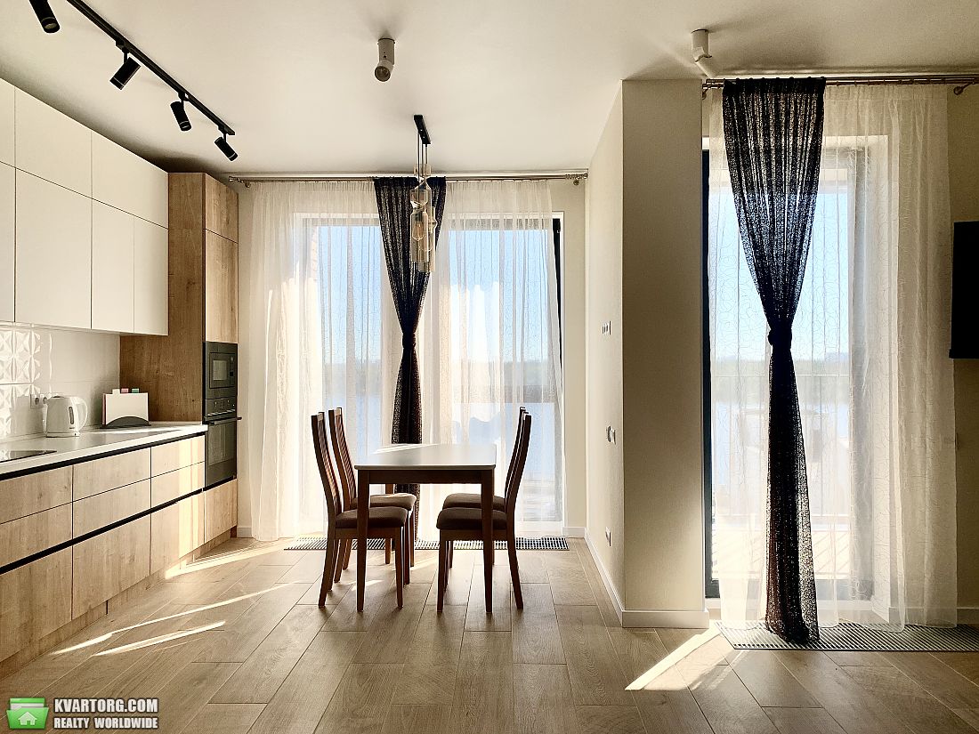 Rent out 2-room apartment. Киев, Набережно-Рибальська — photo 2