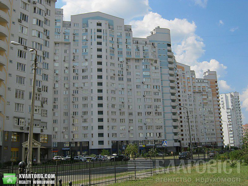 Rent out 2-room apartment. Киев,  Гмыри — photo 1