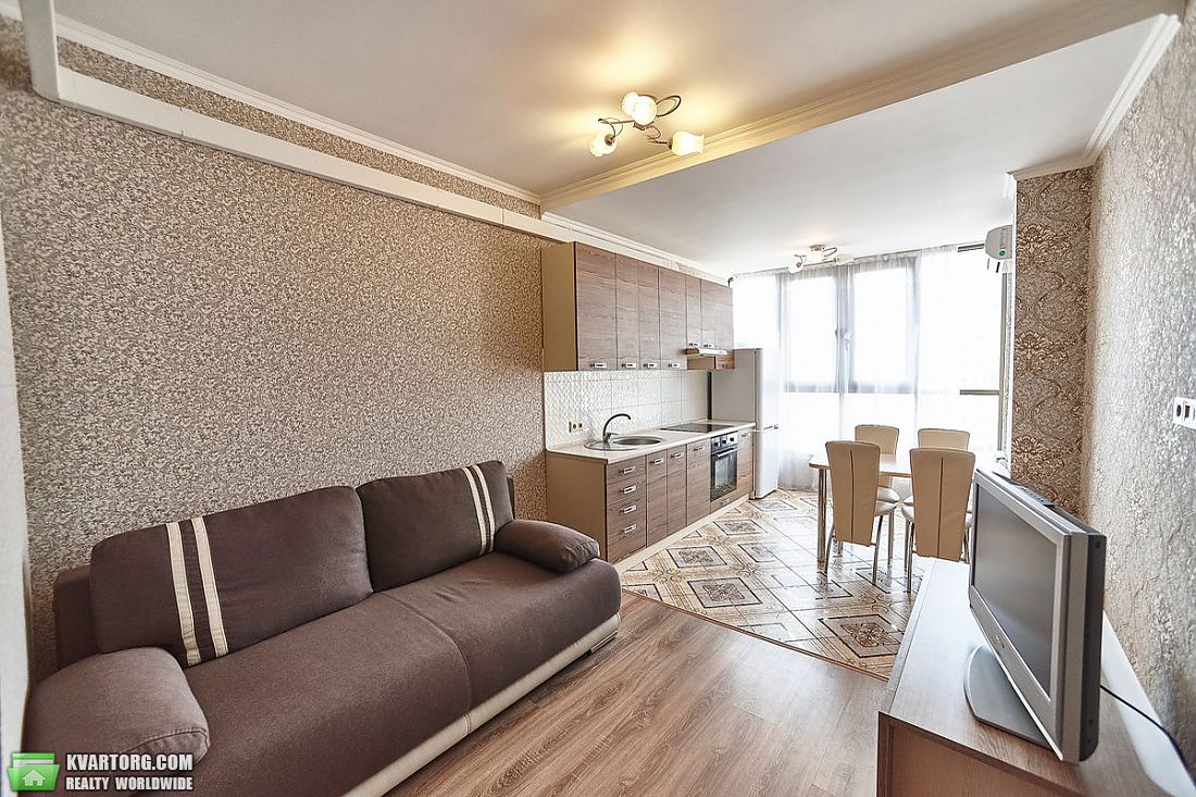 Rent out 2-room apartment. Киев,  Островского — photo 1