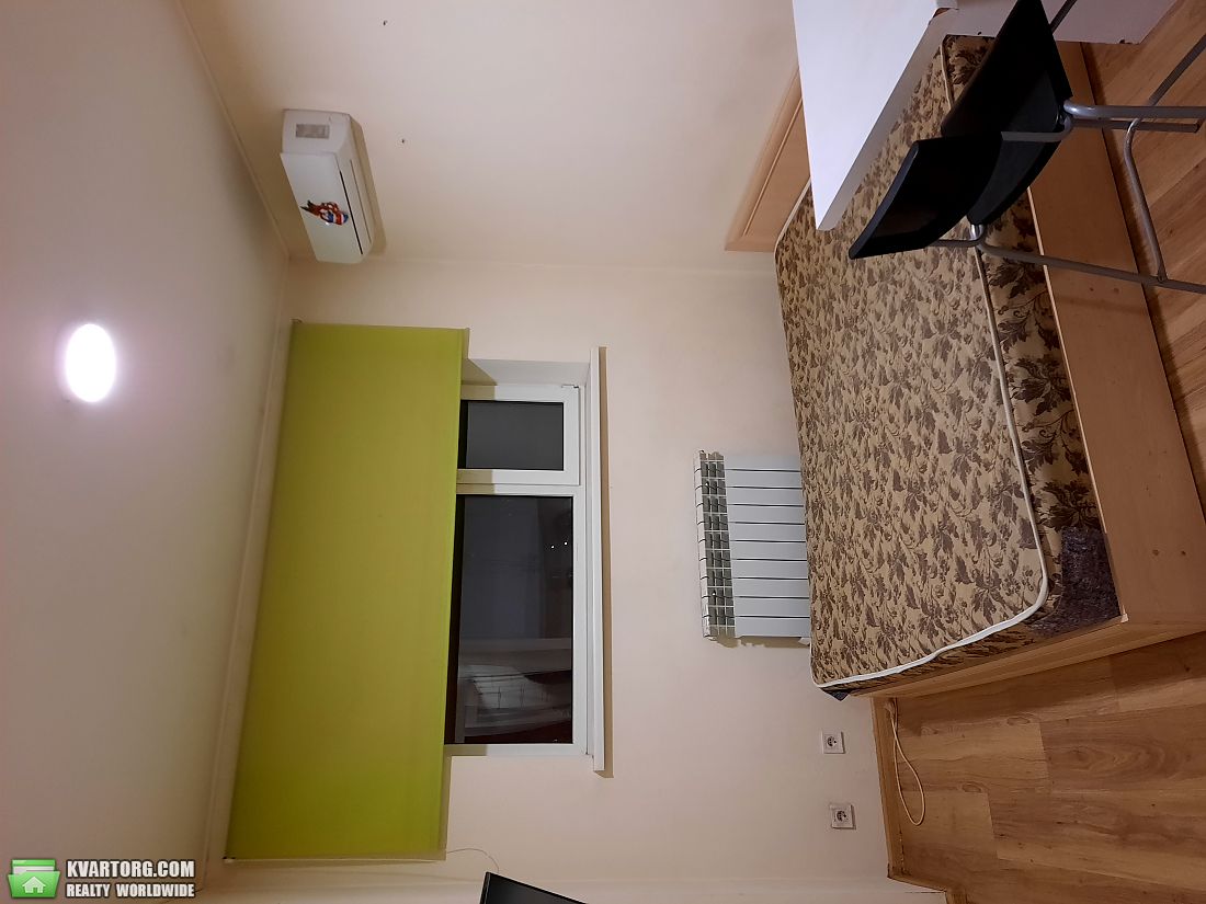 Rent out 1-room apartment. Киев, Машиностроительная — photo 1