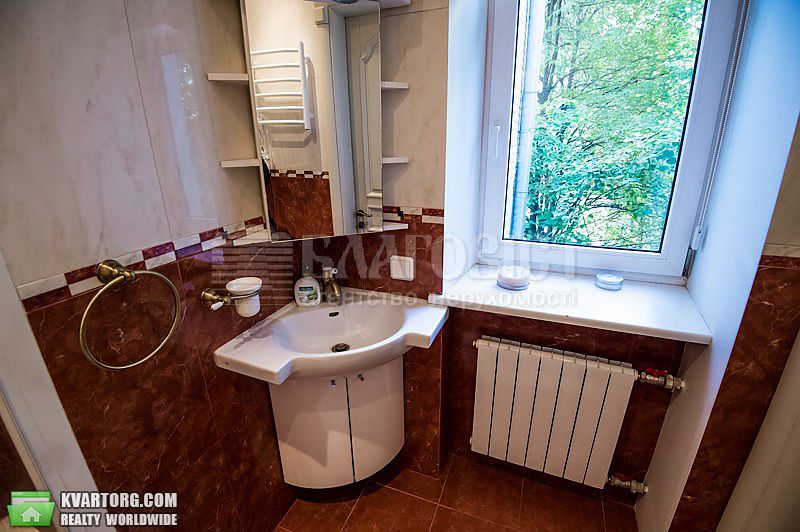 Rent out 2-room apartment. Киев,  Институтская — photo 7