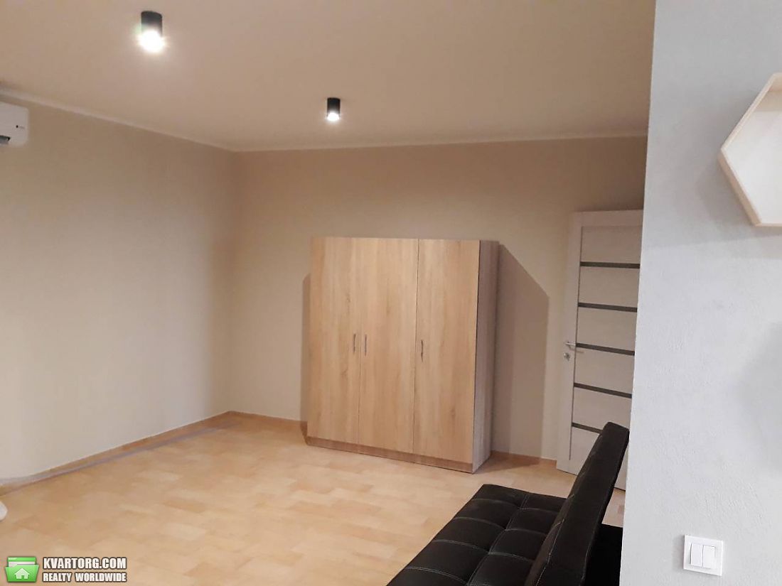 Rent out 1-room apartment. Киев,  Скрипника — photo 7