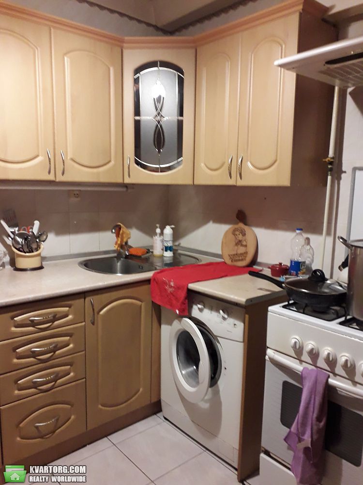 Rent out 2-room apartment. Киев,  Братиславская — photo 1