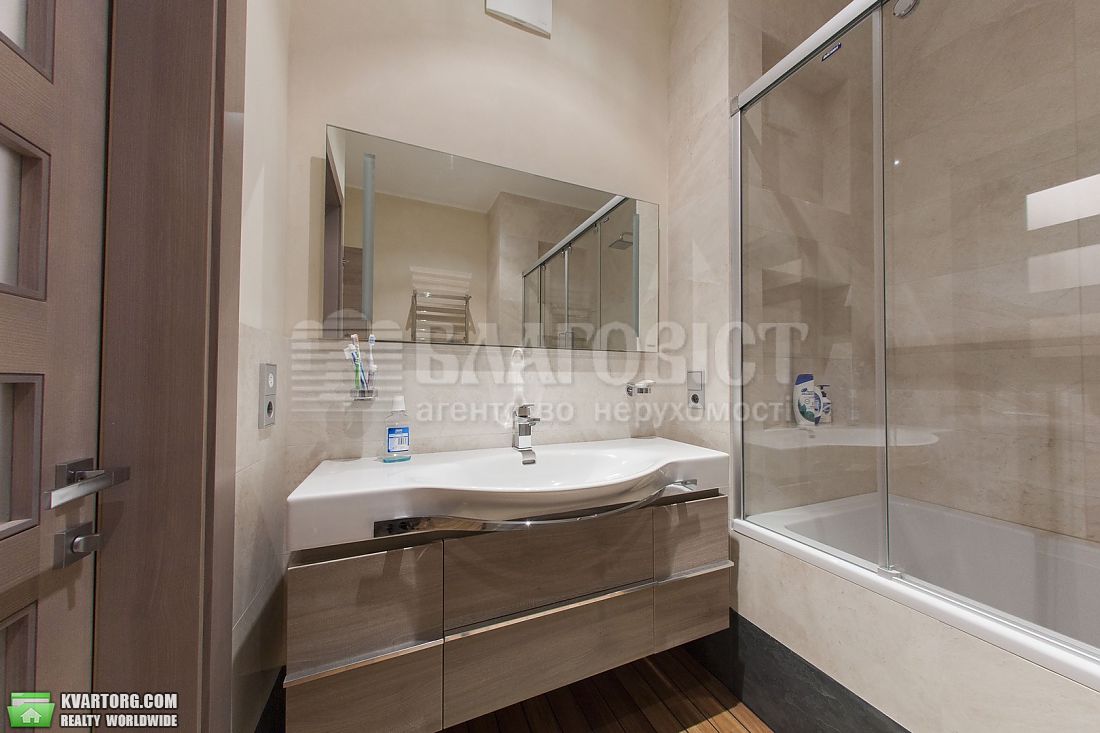 Rent out 3-room apartment. Киев,  Соломенская — photo 10
