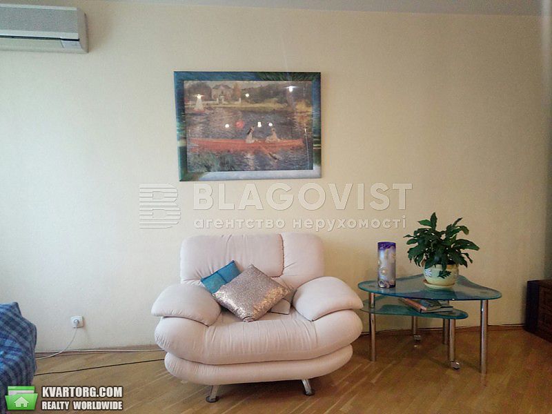 Rent out 2-room apartment. Киев,  Дмитриевская — photo 4