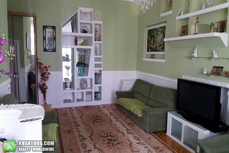 Rent out 2-room apartment. Киев,  Эспланадная — photo 9