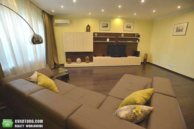 Rent out 3-room apartment. Киев,  Срибнокильская — photo 1