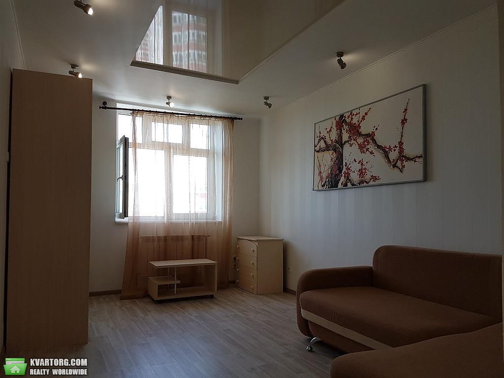 Rent out 1-room apartment. Киев,  Майорова — photo 1