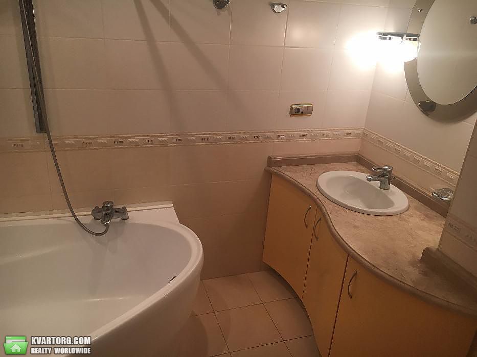 Rent out 2-room apartment. Киев,  Жилянская — photo 7