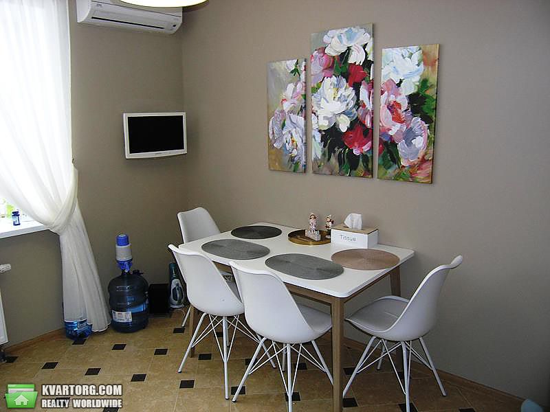 Rent out 3-room apartment. Киев,  Гарматная — photo 1