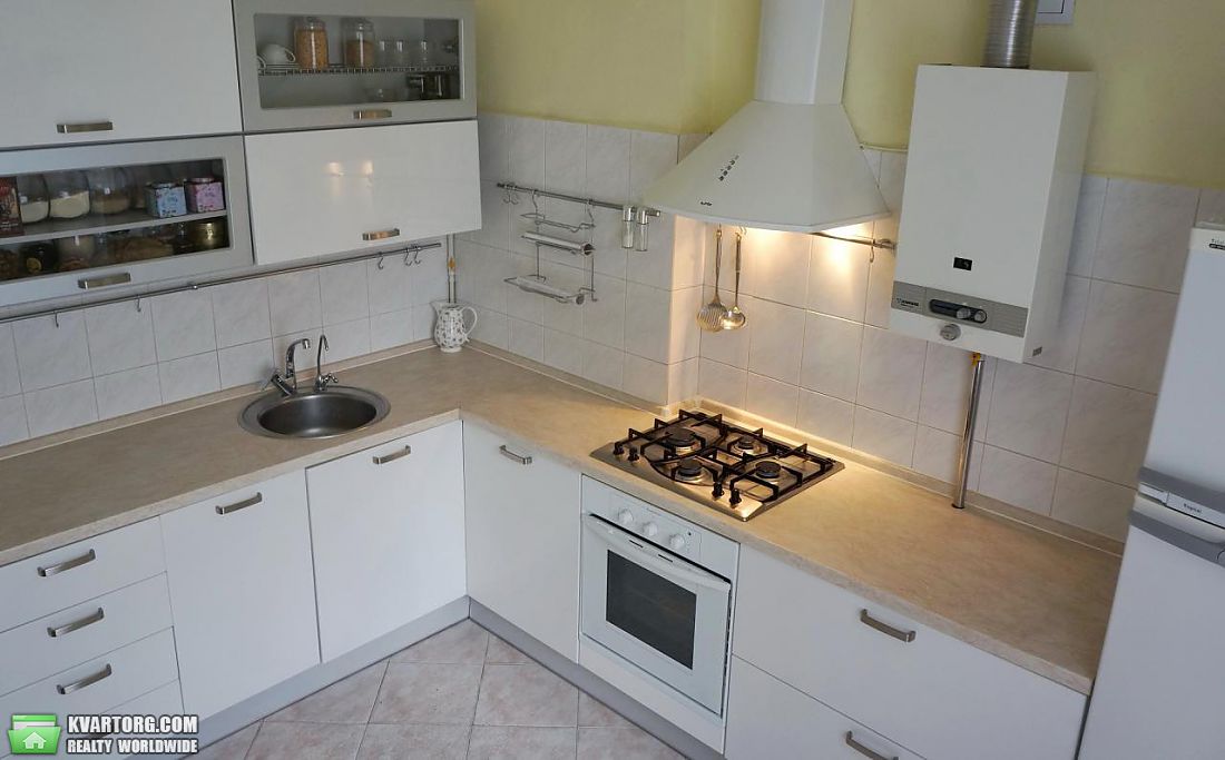 Rent out 4-room apartment. Киев,  Лютеранская — photo 7