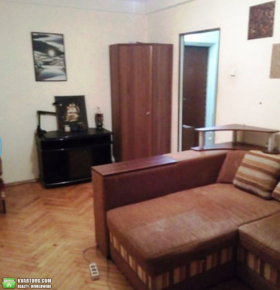 Rent out 1-room apartment. Киев,  Жукова — photo 1