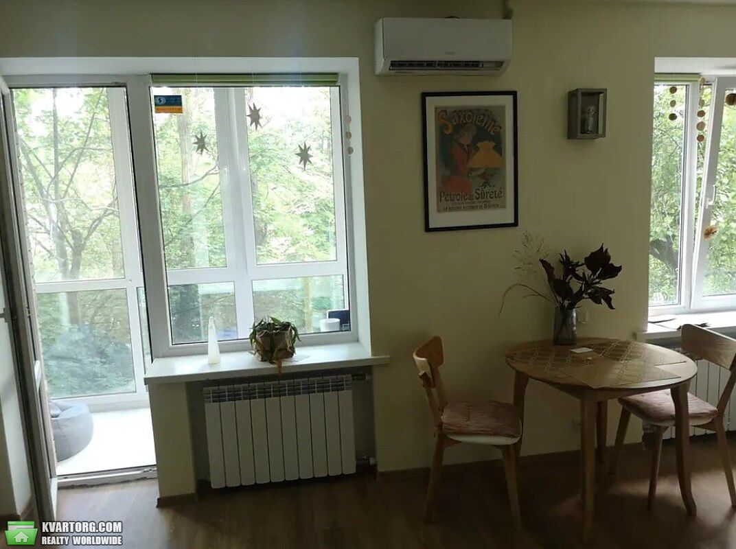Rent out 1-room apartment. Киев, Джона Маккейна — photo 1