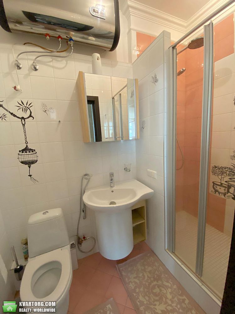 Rent out 3-room apartment. Киев,  Антоновича — photo 9