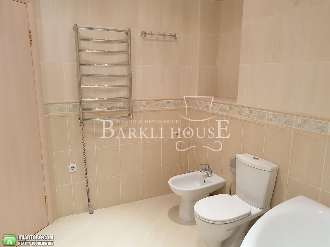Rent out 3-room apartment. Киев,  Мельникова — photo 8
