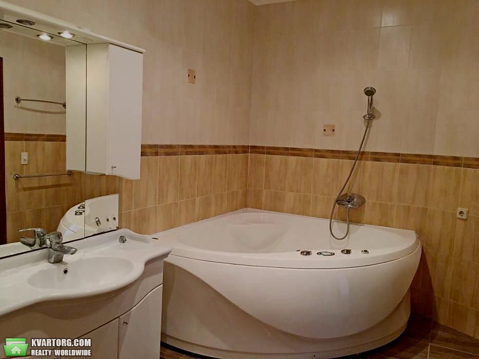 Rent out 4-room apartment. Киев,  Богдана Хмельницкого — photo 10