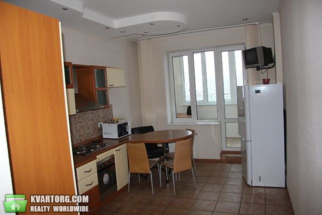 Rent out 3-room apartment. Киев,  Срибнокильская — photo 5