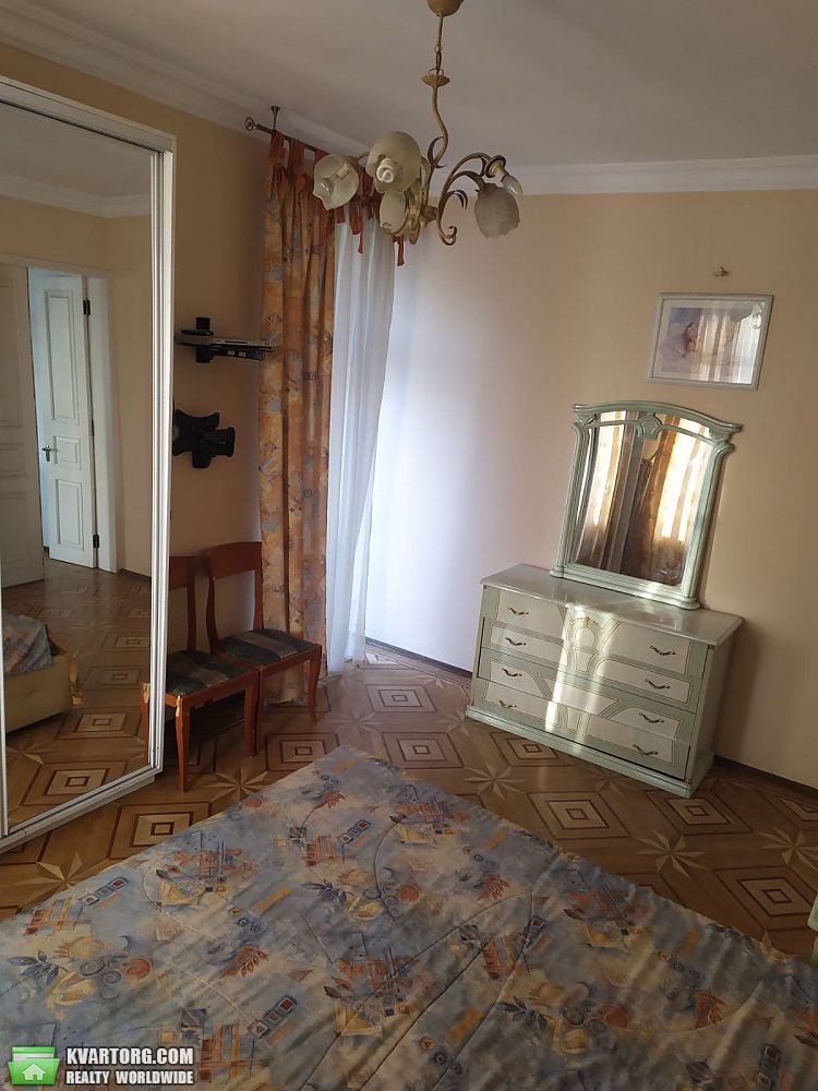 Rent out 3-room apartment. Одесса, Канатная — photo 1