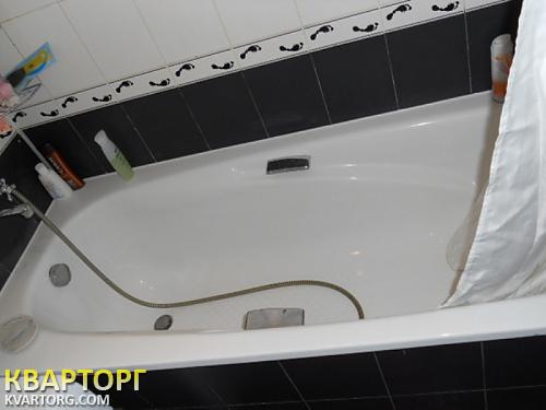 Rent out 2-room apartment. Киев,  Жилянская — photo 6