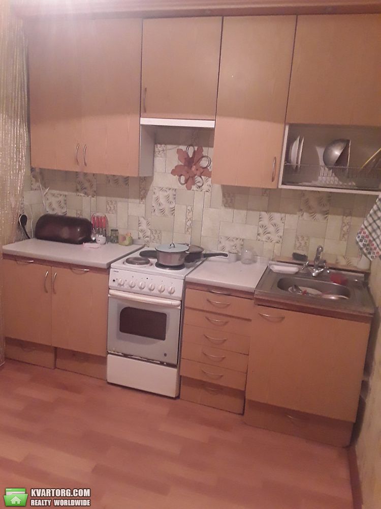 Rent out 2-room apartment. Киев,  Алма-Атинская — photo 1