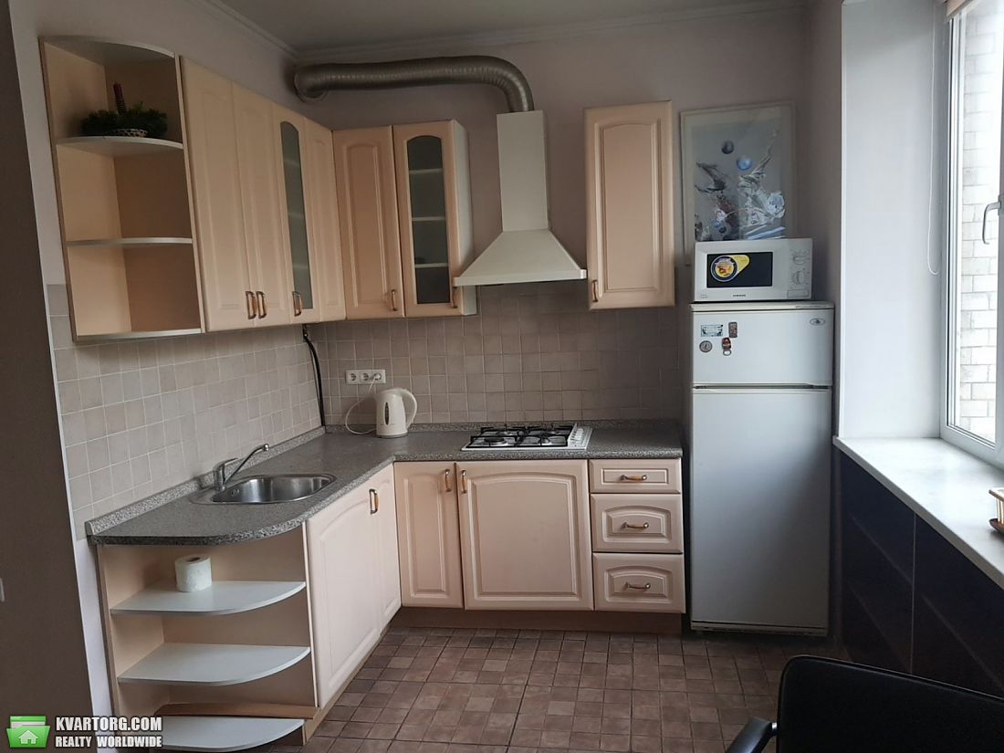 Rent out 1-room apartment. Киев, Лаврська — photo 1