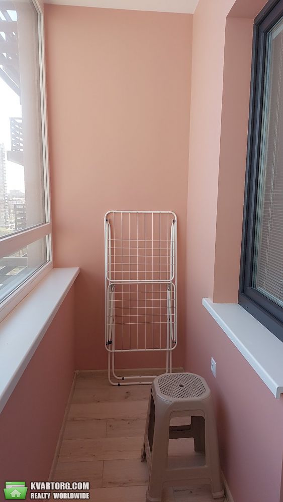 Rent out 1-room apartment. Киев, Нижнеключевая — photo 4