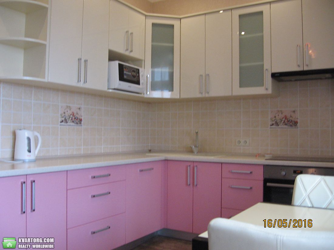 Rent out 3-room apartment. Киев,  Соломенская — photo 6