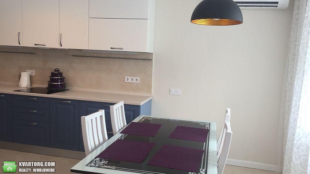 Rent out 2-room apartment. Киев,  Черновола — photo 4