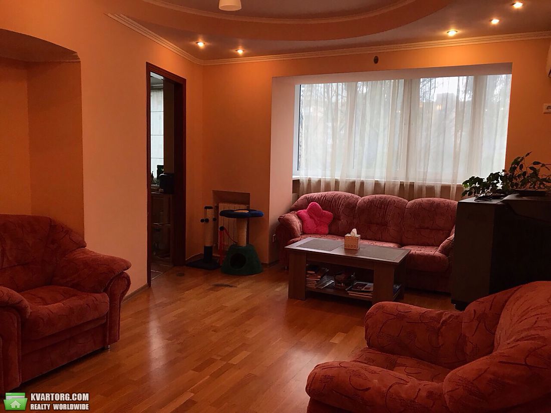 Rent out 3-room apartment. Киев, Леси Украинки бульв. — photo 2