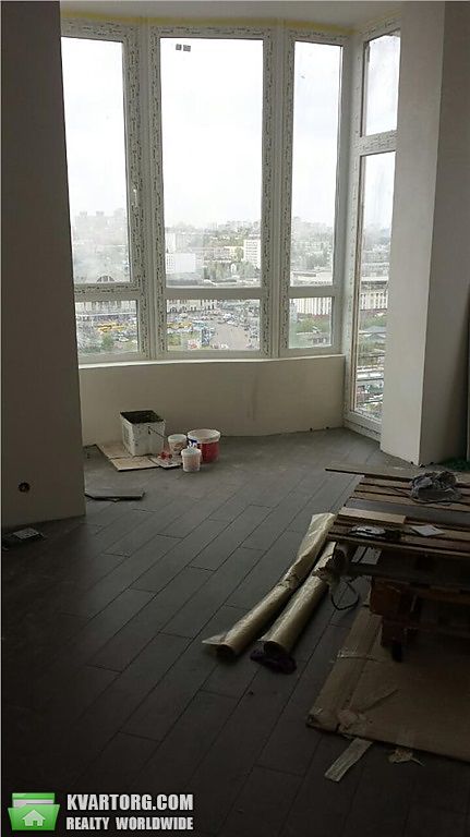 Rent out office. Киев, ул.Жилянская — photo 1