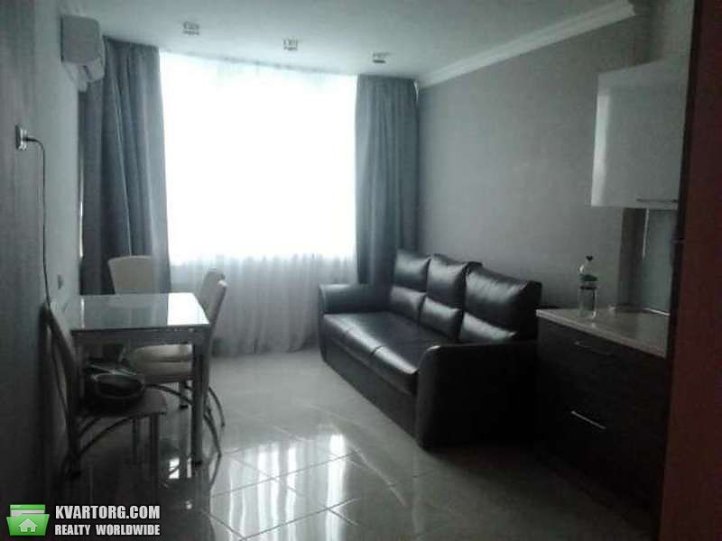 Sell 1-room apartment. Киев,  Львовская — photo 1