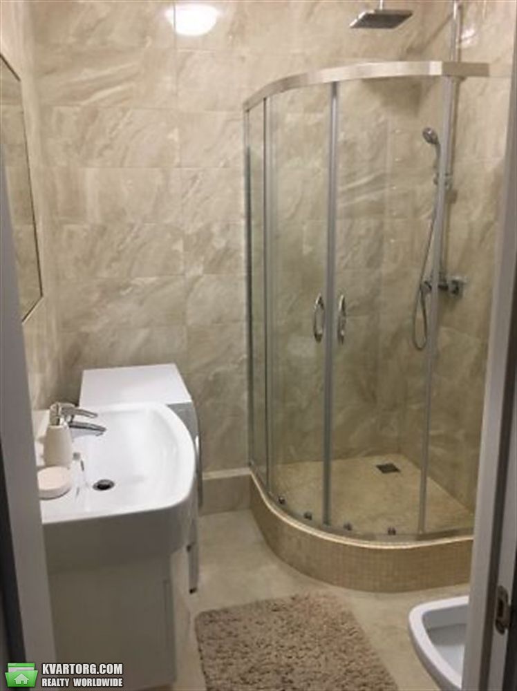 Rent out 1-room apartment. Киев, Соломнская — photo 4