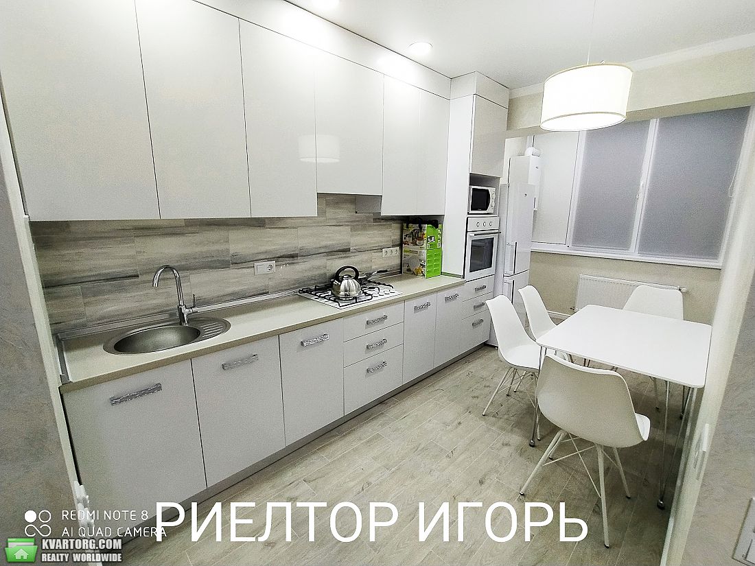 Rent out 2-room apartment. Одесса, Щорса — photo 1
