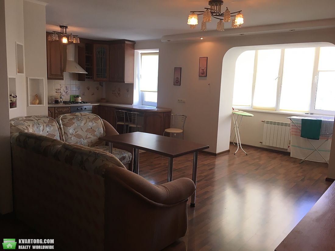 Rent out 4-room apartment. Киев,  Автозаводская — photo 2