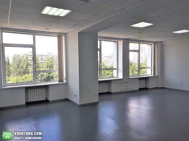 Rent out office. Киев, Соорности 19 — photo 3