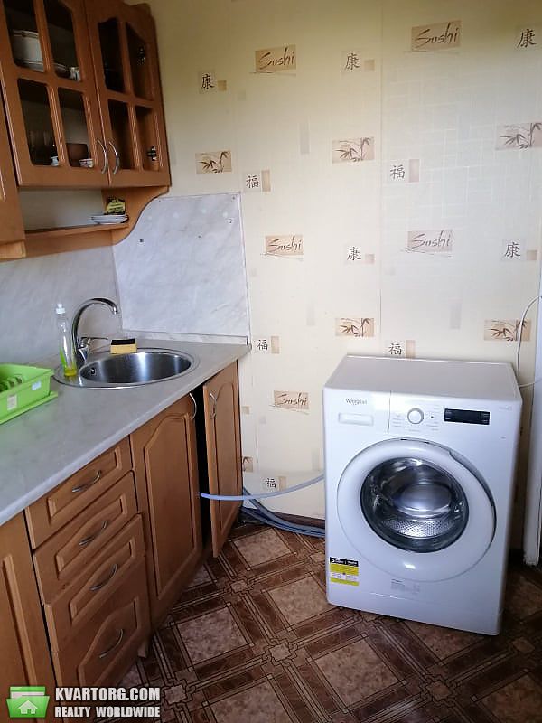 Rent out 1-room apartment. Киев,  Автозаводская — photo 1