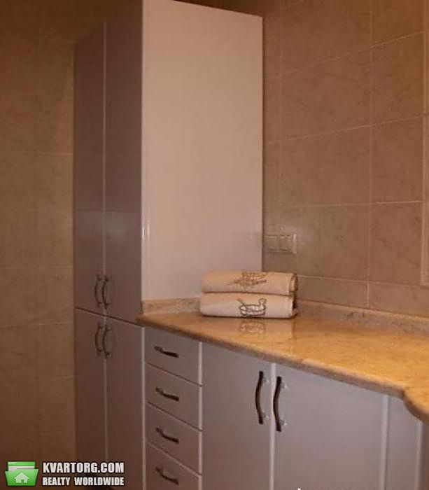 Rent out 2-room apartment. Киев,  Чеховский пер — photo 8