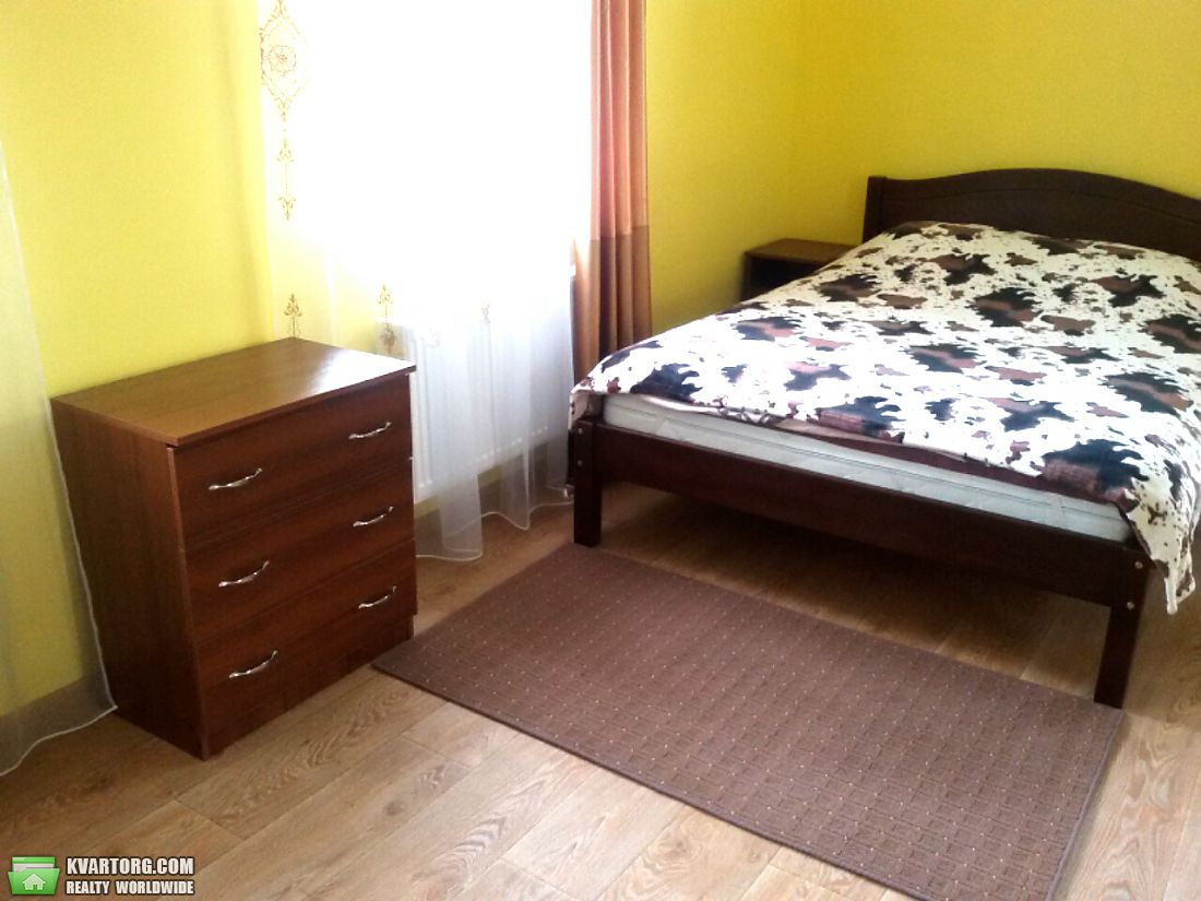 Rent out 1-room apartment. Киев,  Александровская — photo 1