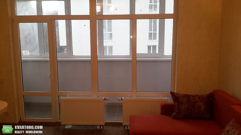 Rent out 1-room apartment. Киев,  Светлая — photo 4