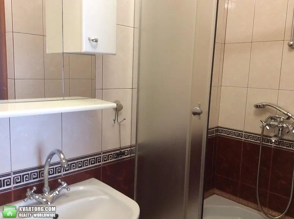 Rent out 2-room apartment. Киев, Жмеринская — photo 5